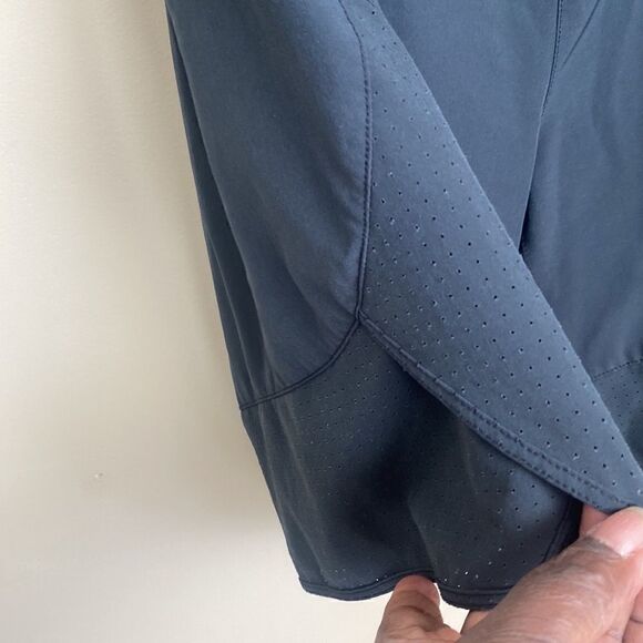 Nike Athletic Shorts L  - Picture 4 of 6